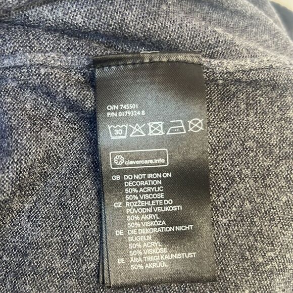 Women's H&M Lightweight V-Neck Long Sleeve Quilted Detail Gray Sweater ~ Size M - Picture 7 of 7